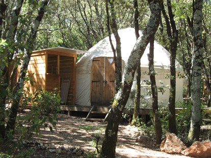 Luxury camping - Gard - Mille Etoiles Jurten auf Mille Etoiles