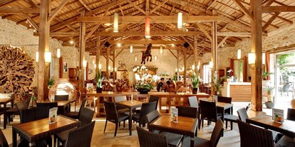 Luxuscamping - Kochmöglichkeit - Süd - Charente-Maritime - Restaurant 'Le Carrousel' - Séquoia Parc Cottage Key West Suite 5 auf Séquoia Parc