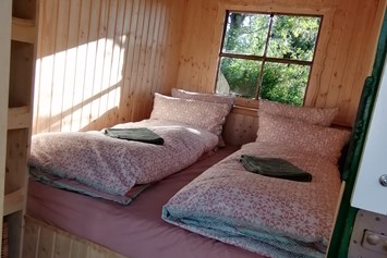 Glampingunterkunft: Bett im Kohlmeischen, Bett:160x200 cm - Bauwagen Lodge