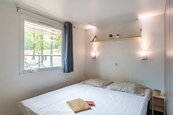 Glampingunterkunft: Mobilheim Privilege 4 Personen 2 Zimmer von Vacanceselect auf Camping La Pinède