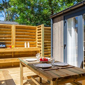 Glampingunterkunft: Mobilheim Privilege 6 Personen 3 Zimmer Tropische Dusche von Vacanceselect auf Camping Les Dunes