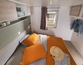 Glampingunterkunft: Mobilheim Moda 6 Personen 3 Zimmer Klimaanlage von Vacanceselect auf Camping Enmar