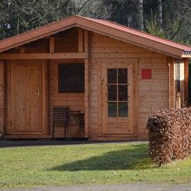 Glampingunterkunft: Hütte Rot  - Hütten auf Camping Zum Oertzewinkel