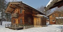 Luxuscamping - WC - Tiroler Unterland - Winter im Almdorf am Grubhof - Grubhof Almhütte Scheffsnother Stube im Almdorf Grubhof