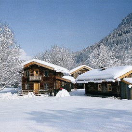 Glampingunterkunft: Winterurlaub im Almdorf am Grubhof - Almhütte Steinbach Stube im Almdorf Grubhof