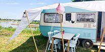 Luxuscamping - WC - Flusslandschaft Elbe - StrandCamper im Vintage-Look - Camping Stover Strand Camping Stover Strand