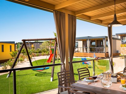 Luxuscamping - In der Nähe des Kinderpools und Kinderspielplatzes - Krk Premium Camping Resort - Bella Vista Premium Family 