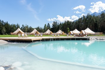 Glamping: Glampingzelte in unmittelbarer Nähe des Natur Schwimmteiches - Camping Gerhardhof
