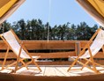 Glamping: Blick aus dem Glampingzelt - Camping Gerhardhof