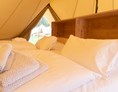 Glamping: Luxuriöse Ausstattung mit dem Komfort eines Hotelzimmers - Frühstück im Gasthaus inklusive - Camping Gerhardhof
