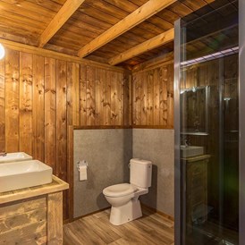 Glamping: Safarizelte - Bad mit Dusche und WC - Campingplatz am Treidlerweg