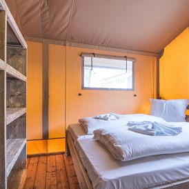 Glamping: Safarizelte - Schlafzimmer - Campingplatz am Treidlerweg