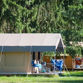 Glampingunterkunft: Zelt Toile & Bois Sweet für 5 Pers. auf Camping Huttopia Royat