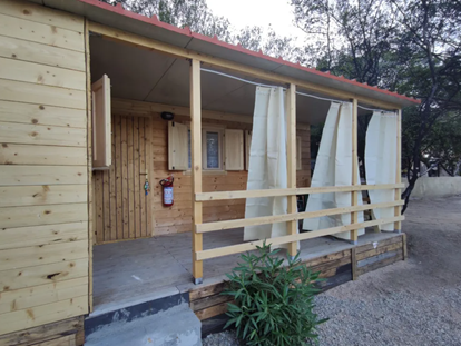 Luxuscamping - Art der Unterkunft: Bungalow - Sardinien - Bungalow für 4 Personen auf Camping Coccorrocci - Camping Coccorrocci Bungalow
