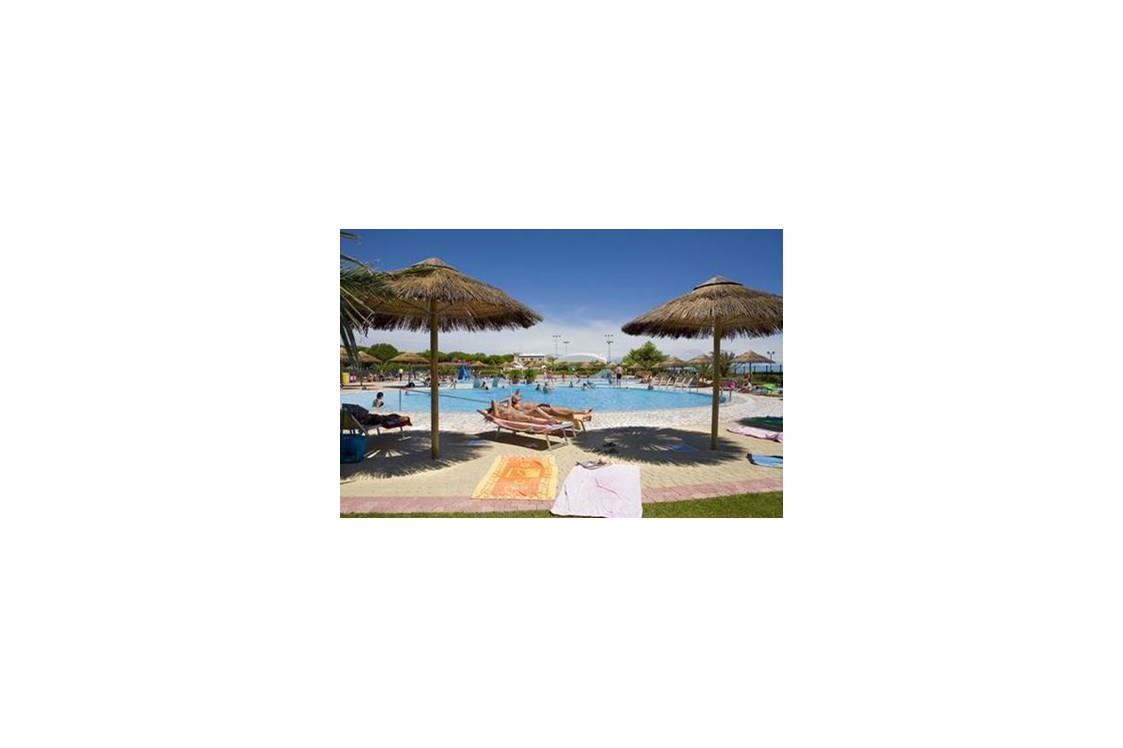 Glampingunterkunft: Am Pool - Villa Ischia am Campingplatz Villaggio Turistico Internazionale
