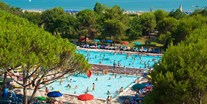 Luxuscamping - Gebetsroither - Venedig - Die Poolanlage - Camping Residence il Tridente - Gebetsroither Wohnwagen von Gebetsroither am Camping Residence il Tridente