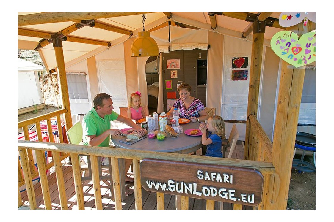 Glampingunterkunft: Veranda - SunLodge Safari von Suncamp auf Camping Village Cavallino
