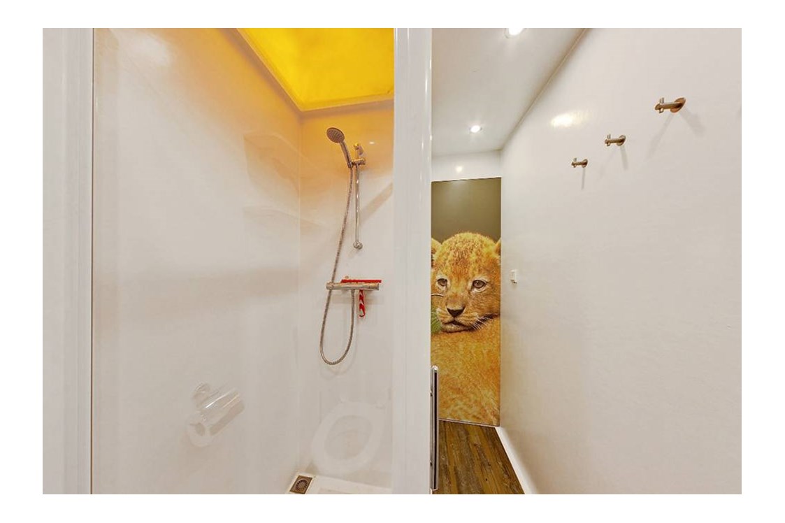 Glampingunterkunft: Badezimmer im Zelt - SunLodge Safari von Suncamp auf Union Lido