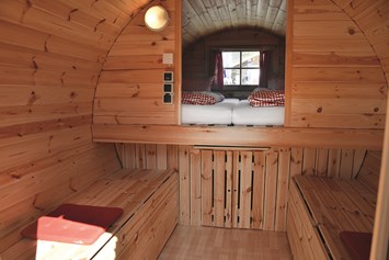 Glampingunterkunft: Schlaffass innen - Schlaffässer im Camping Resort Zugspitze