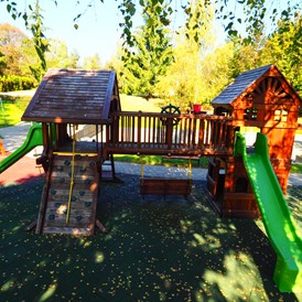 Glampingunterkunft: Spielplatz - Holzhaus auf Plitvice Holiday Resort