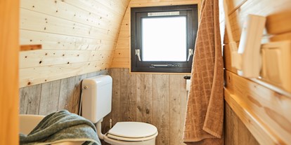 Luxuscamping - WC - Österreich - Camping Dreiländereck in Tirol Woodlodges Tannen- und Fichtenhütte