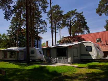 Luxuscamping - getrennte Schlafbereiche - Camping Pommernland Mietwohnwagen