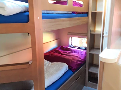 Luxuscamping - getrennte Schlafbereiche - Camping Pommernland Mietwohnwagen