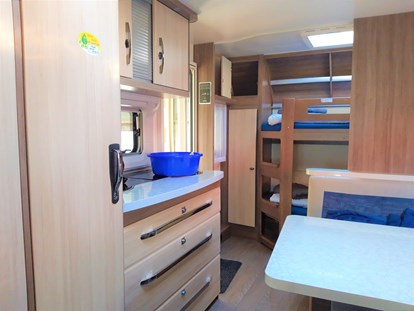 Luxury camping - Kochmöglichkeit - Region Usedom - Camping Pommernland Mietwohnwagen