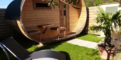 Luxuscamping - Art der Unterkunft: spezielle Unterkunft - Unsere Fasssauna - Camping & Ferienpark Orsingen Landhaus auf Camping & Ferienpark Orsingen