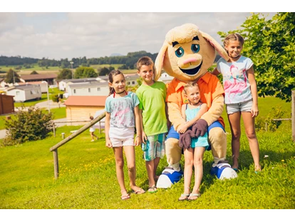 Luxuscamping - Animation in den Ferien in Baden-Württemberg mit unserem Maskottchen Orsi - Camping & Ferienpark Orsingen Schäferhäusle auf Camping & Ferienpark Orsingen