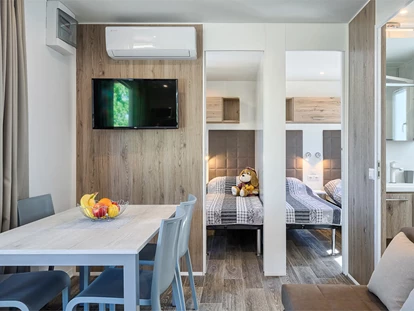 Luxury camping - TV - Croatia - Camping Resort Lanterna - Meinmobilheim Prestige Family auf dem Lanterna Premium Camping Resort
