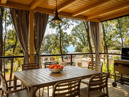 Luxury camping - Gartenmöbel - Istria - Istra Premium Camping Resort - Meinmobilheim Bella Vista Premium auf dem Istra Premium Camping Resort