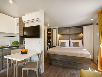 Luxuscamping - Kühlschrank - Funtana - Istra Premium Camping Resort - Meinmobilheim Bella Vista Premium Camping Chalet auf dem Istra Premium Camping