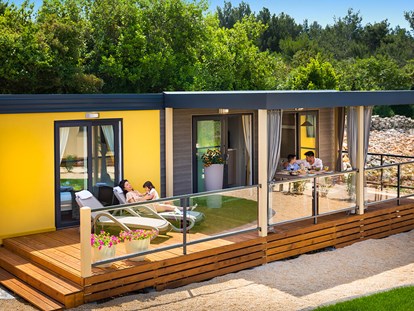 Luxuscamping - Gartenmöbel - Funtana - Istra Premium Camping Resort - Meinmobilheim Bella Vista Premium Family auf dem Istra Premium Camping Resort 