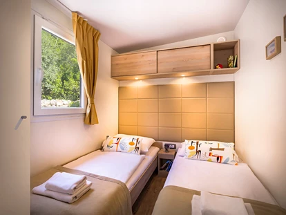 Luxuscamping - TV - Kroatien - Istra Premium Camping Resort - Meinmobilheim Bella Vista Premium Family auf dem Istra Premium Camping Resort 