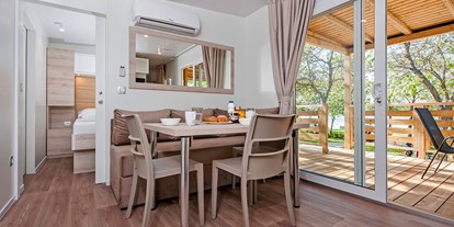 Luxuscamping - Istrien - Campingplatz Puntica - Meinmobilheim Mediteran Premium Seaview auf dem Campingplatz Puntica