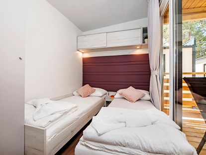 Luxuscamping - getrennte Schlafbereiche - Funtana - Campingplatz Puntica - Meinmobilheim Mediteran Comfort Family auf dem Campingplatz Puntica