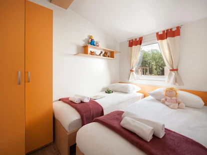 Luxury camping - TV - Croatia - Campingplatz Valkanela - Meinmobilheim Premium auf dem Campingplatz Valkanela