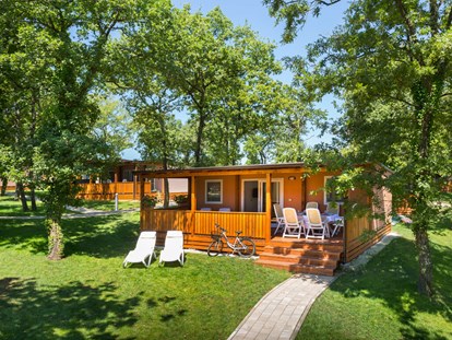 Luxury camping - getrennte Schlafbereiche - Poreč - Campingplatz Valkanela - Meinmobilheim Family auf dem Campingplatz Valkanela