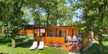 Luxuscamping - Terrasse - Istrien - Campingplatz Valkanela - Meinmobilheim Family auf dem Campingplatz Valkanela