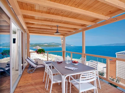 Luxuscamping - Kochmöglichkeit - Kroatien - Marina Camping Resort - Meinmobilheim Premium Spectacular View auf dem Marina Camping Resort