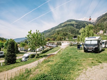 Luxuscamping - Parkplatz bei Unterkunft - Südtirol - Meran - Camping Passeier Camping Passeier