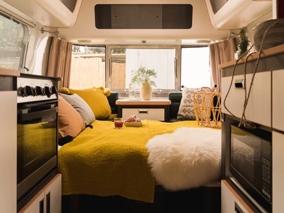 Luxury camping - Kaffeemaschine - Italy - Airstream für 2 Personen - das Zimmer - Procida Camp & Resort - GOOUTSIDE Procida Camp & Resort - La Caravella