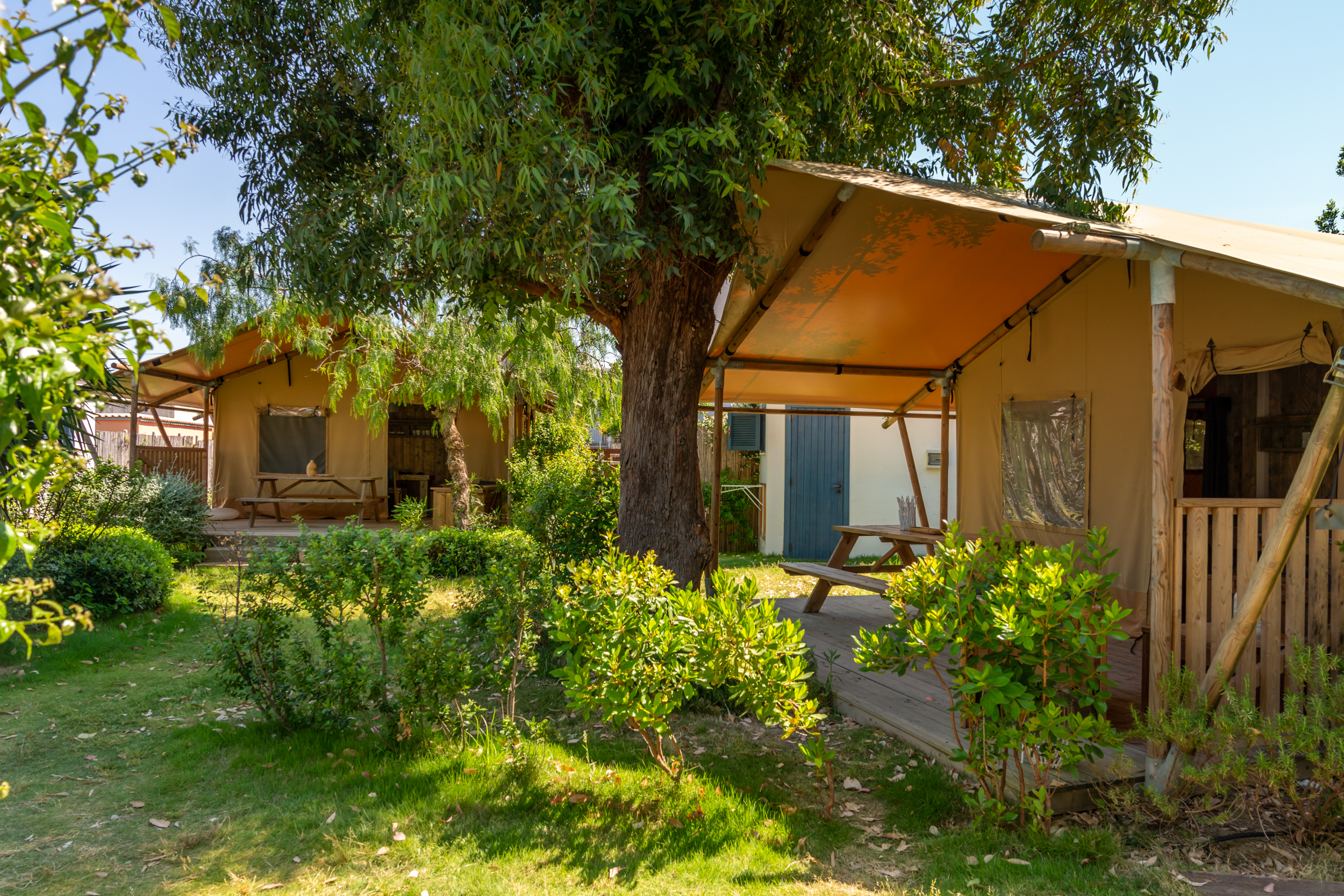 Luxuscamping: Procida Camp & Resort - La Caravella: Garden Suites, Glamping tents und Airstreams