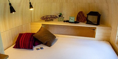 Luxuscamping - Terrasse - PLZ 46499 (Deutschland) - Schlafbereich mit direktem Seeblick - Dingdener Heide Urlaubsnester