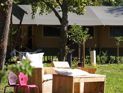 Luxury camping - Terrasse - Auvergne - CosyCamp Lodgezelte auf CosyCamp