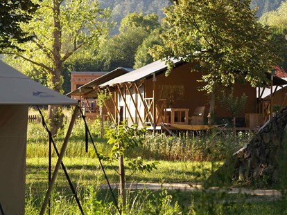 Luxury camping - Kochmöglichkeit - Auvergne - CosyCamp Lodgezelte auf CosyCamp