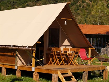 Luxury camping - Kochmöglichkeit - Auvergne - CosyCamp Safari-Zelte auf CosyCamp