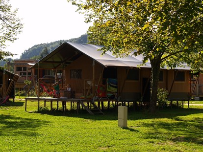 Luxury camping - Terrasse - Auvergne - CosyCamp Safari-Zelte auf CosyCamp