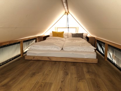 Luxury camping - getrennte Schlafbereiche - Carinthia - Lakeside Sky Tent - upper floor - Lakeside Petzen Glamping Resort Lakeside Sky Tent im Lakeside Petzen Glamping Resort